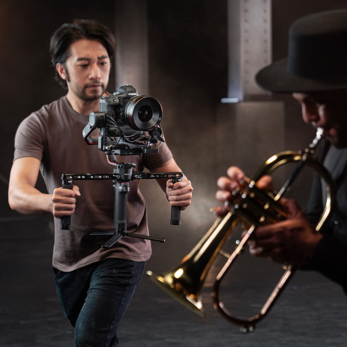 3-Axis Gimbal Stabilizer for DSLR and Mirrorless Cameras, Carbon Fiber, Black F6360