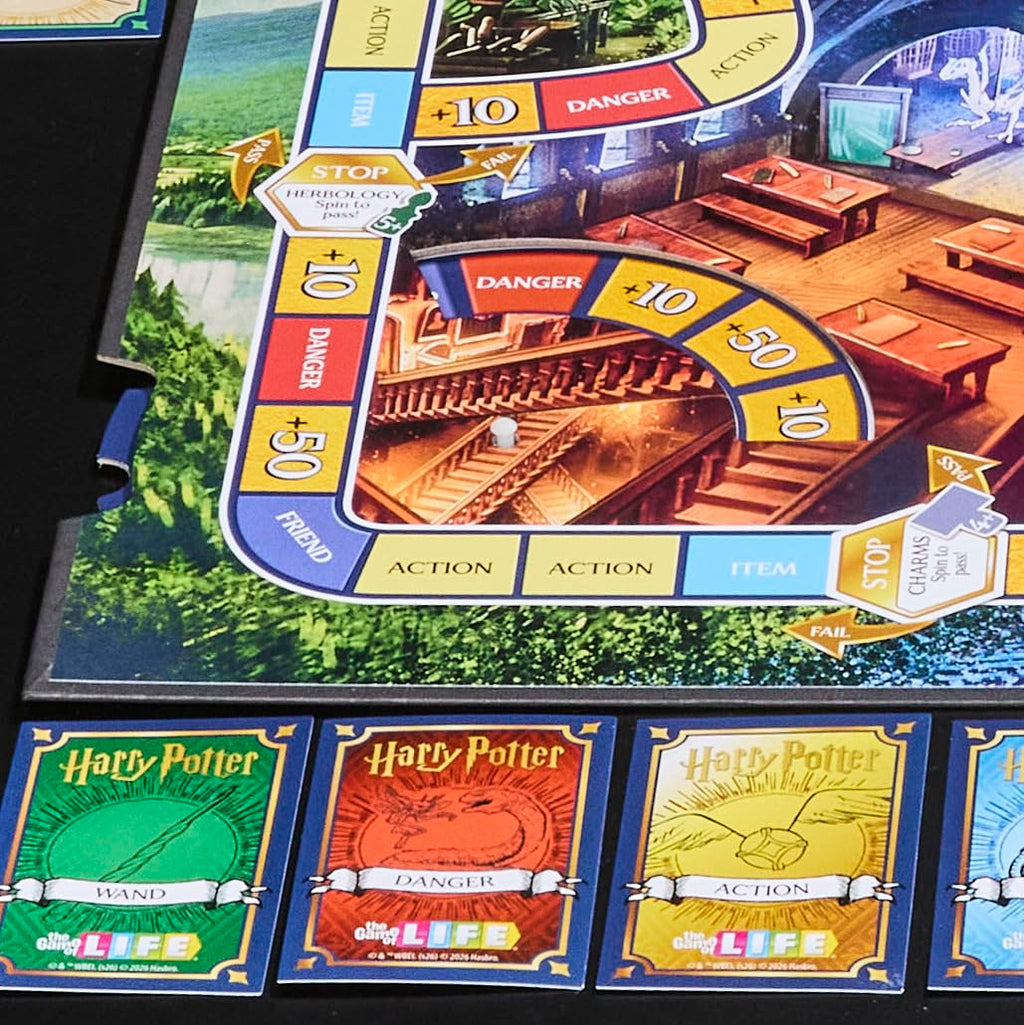 Board Game 2 to 4 Players Ages 8+ J265486