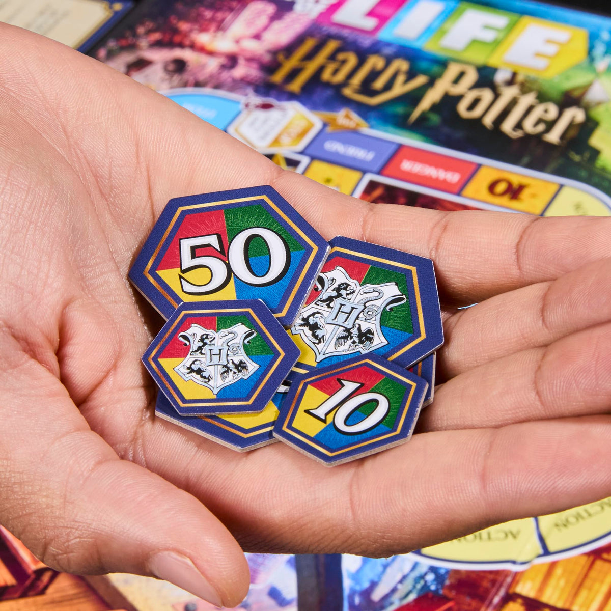 Board Game 2 to 4 Players Ages 8+ J265486